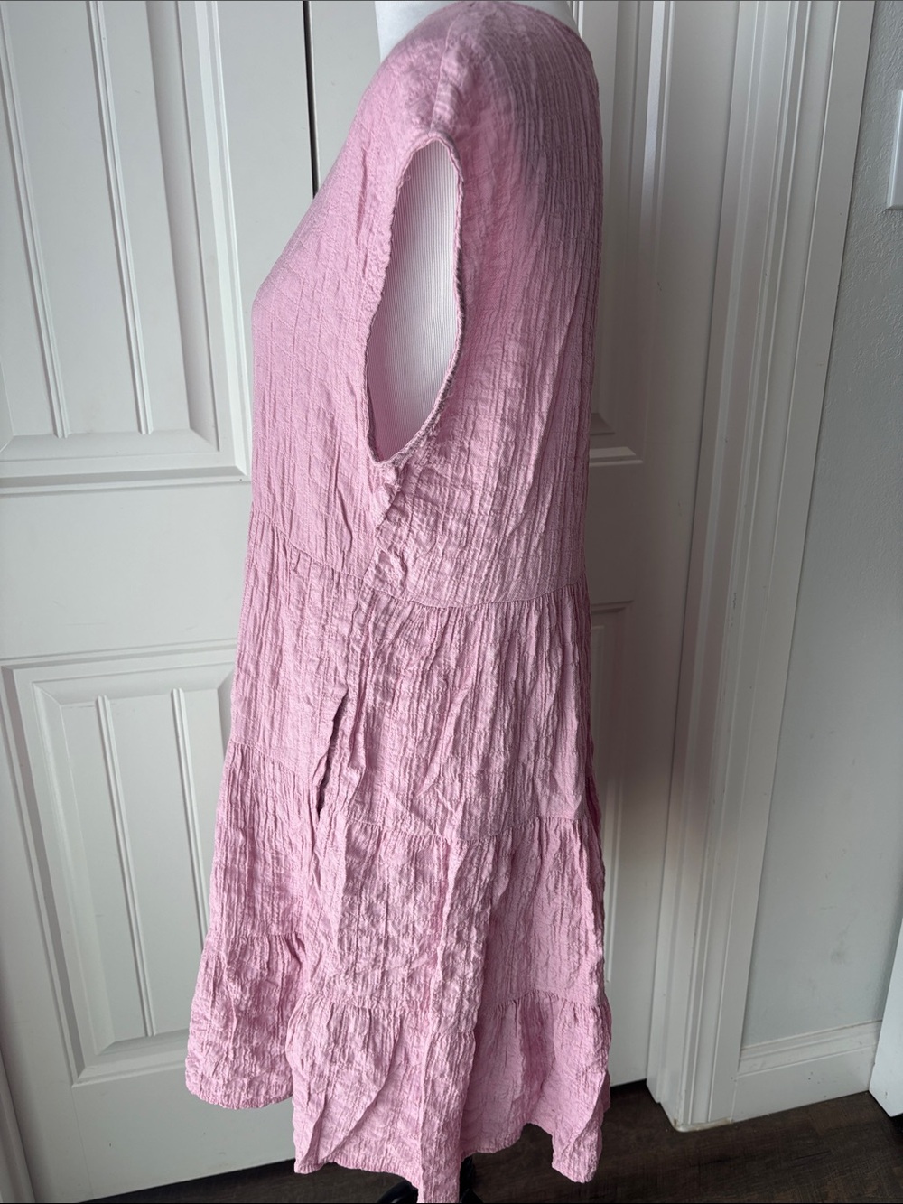 Knox Rose Soft Pink Tiered Crinkle Midi Dress - Picture 2 of 8